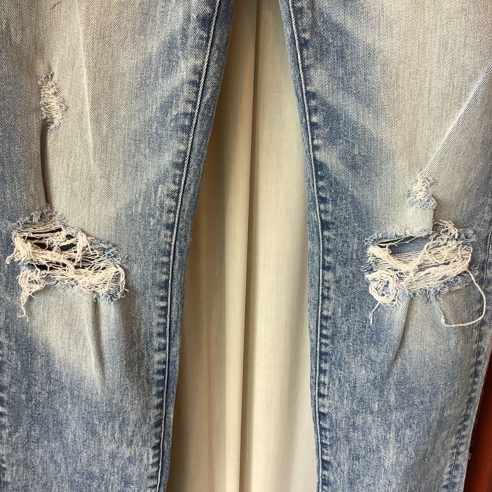 American Eagle Women's Distressed Skinny Jeans Acid Washed Knee Tears Size 28x32 - Picture 3 of 8